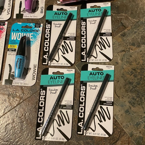 ✨ Makeup Bundle ✨ Ulta GWP Fall 2023 w/4 LA Colors Mascaras and 4 Eyeliners - Picture 2 of 12